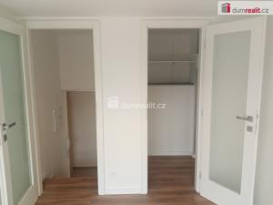 Pronájem bytu 1+1, Děčín - Děčín III-Staré Město, Zelená, 29 m2