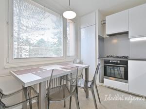 Pronájem bytu 2+1, Brno - Bystrc, Černého, 62 m2