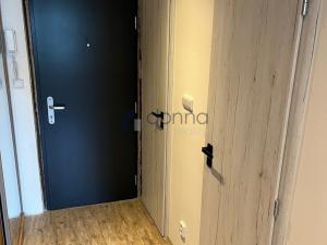 Pronájem bytu 2+kk, Praha, Hněvkovského, 45 m2