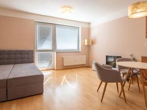 Pronájem bytu 1+kk, Poděbrady, Kozinova, 33 m2