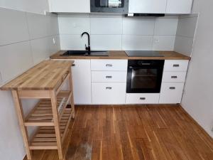 Pronájem bytu 2+1, Praha, Tachovská, 68 m2