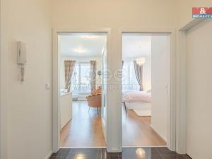 Pronájem bytu 2+kk, Praha - Hlubočepy, Geologická, 41 m2