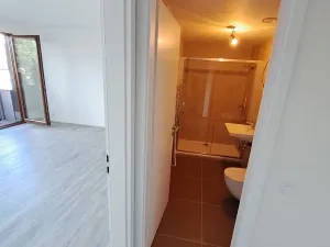 Pronájem bytu 1+kk, Praha - Dolní Chabry, Ládevská, 35 m2