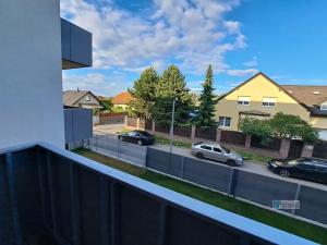Pronájem bytu 1+kk, Praha - Dolní Chabry, Ládevská, 35 m2