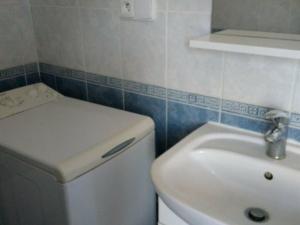 Pronájem bytu 2+kk, Praha - Běchovice, Václava Kovaříka, 50 m2