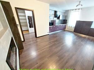 Pronájem bytu 3+kk, Praha - Vysočany, Na Harfě, 66 m2