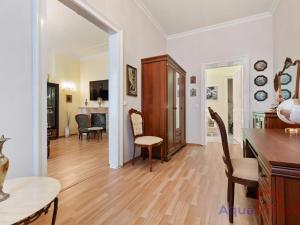 Prodej bytu 3+1, Karlovy Vary, K. Čapka, 88 m2
