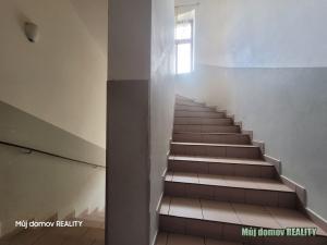 Pronájem bytu 1+1, Praha - Smíchov, U Santošky, 45 m2