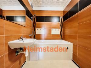 Pronájem bytu 3+1, Ostrava - Poruba, náměstí Václava Vacka, 67 m2