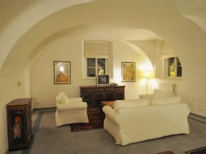 Pronájem bytu 2+1, Praha - Malá Strana, Vlašská, 94 m2