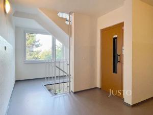 Prodej bytu 3+1, Praha - Libuš, K lukám, 68 m2
