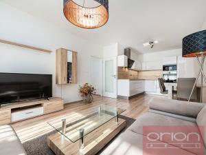 Pronájem bytu 2+kk, Praha - Žižkov, V zahrádkách, 56 m2