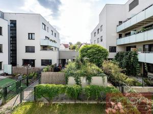 Pronájem bytu 2+kk, Praha - Žižkov, V zahrádkách, 56 m2