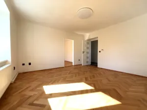 Pronájem bytu 2+1, Plzeň - Doubravka, Masarykova, 55 m2