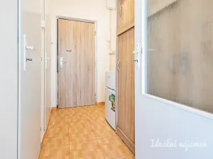 Pronájem bytu 1+kk, Praha - Záběhlice, Jahodová, 33 m2