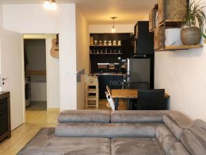 Pronájem bytu 2+kk, Praha, U Hostavického potoka, 51 m2