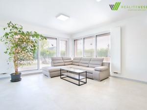 Prodej rodinného domu, Lužice, 190 m2