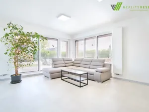 Prodej rodinného domu, Lužice, 190 m2