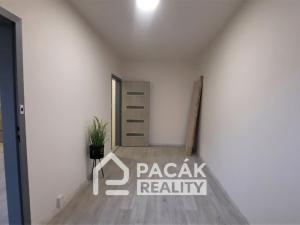 Pronájem bytu 2+1, Olomouc - Neředín, Stiborova, 45 m2