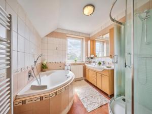 Prodej rodinného domu, Vlčice, 180 m2