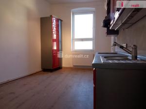 Prodej bytu 3+1, Karlovy Vary - Rybáře, Sokolovská, 90 m2