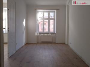Prodej bytu 3+1, Karlovy Vary - Rybáře, Sokolovská, 90 m2
