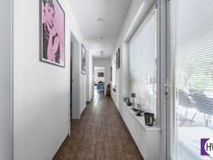 Prodej rodinného domu, Podolanka, 333 m2