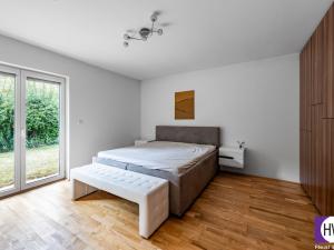 Prodej rodinného domu, Podolanka, 333 m2