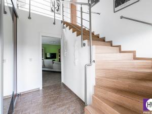 Prodej rodinného domu, Podolanka, 333 m2