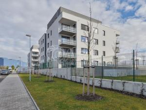 Pronájem bytu 2+kk, Praha - Vysočany, Svatošových, 65 m2