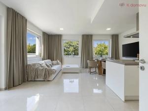 Prodej bytu 3+kk, Praha - Zbraslav, Na Baních, 78 m2