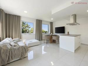 Prodej bytu 3+kk, Praha - Zbraslav, Na Baních, 78 m2