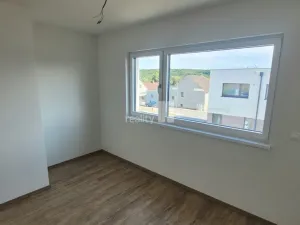 Prodej rodinného domu, Kladno - Dubí, Pechlátova, 353 m2