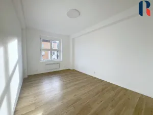 Pronájem bytu 1+kk, Praha - Braník, Branická, 30 m2