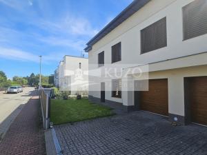 Pronájem rodinného domu, Praha, V dolinách, 205 m2