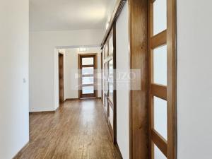 Pronájem rodinného domu, Praha, V dolinách, 205 m2