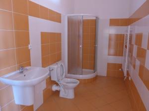 Prodej obchodního prostoru, Zliv, Nádražní, 900 m2