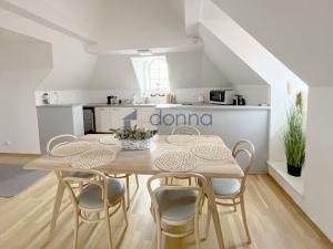 Pronájem bytu 3+kk, Praha, Řetězová, 126 m2