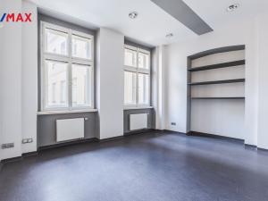 Pronájem obchodního prostoru, Praha - Staré Město, Staroměstské náměstí, 350 m2