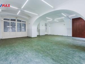 Pronájem obchodního prostoru, Praha - Staré Město, Staroměstské náměstí, 350 m2