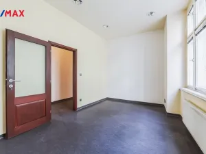 Pronájem obchodního prostoru, Praha - Staré Město, Staroměstské náměstí, 350 m2