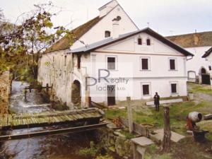 Prodej obchodního prostoru, Znojmo - Oblekovice, 1530 m2