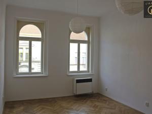 Pronájem bytu 2+kk, Praha - Vinohrady, Sarajevská, 45 m2