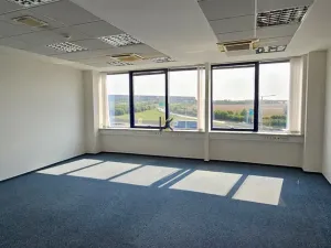 Pronájem kanceláře, Nupaky, okres praha-východ, 555 m2