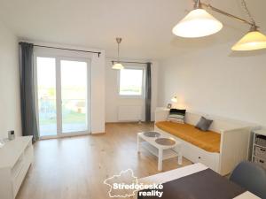 Pronájem bytu 1+kk, Praha - Dolní Počernice, Černodolská, 38 m2