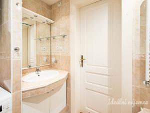 Pronájem bytu 2+1, Praha - Vinohrady, Slavíkova, 77 m2