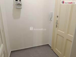 Pronájem bytu 1+kk, Praha - Vršovice, Na spojce, 20 m2