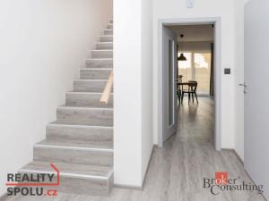 Prodej rodinného domu, Pečky - Velké Chvalovice, Za Statkem, 166 m2