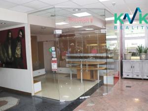 Pronájem obchodního prostoru, Karlovy Vary, T. G. Masaryka, 15 m2