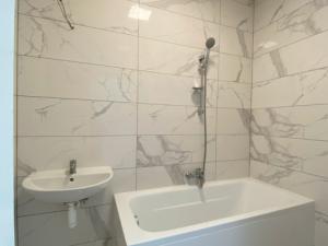 Pronájem bytu 2+1, Karlovy Vary, Koptova, 76 m2